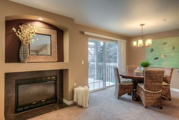 Dining With Living at Canterbury Apartments, Puyallup, WA